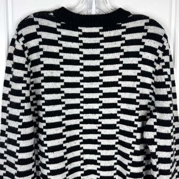 LISA SAYS GAH Emma NEW Crewneck Sweater Black White Checkered Knit NEW Size M/L - Picture 5 of 10